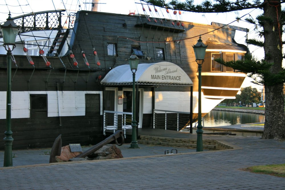 the buffalo restaurant main entrance